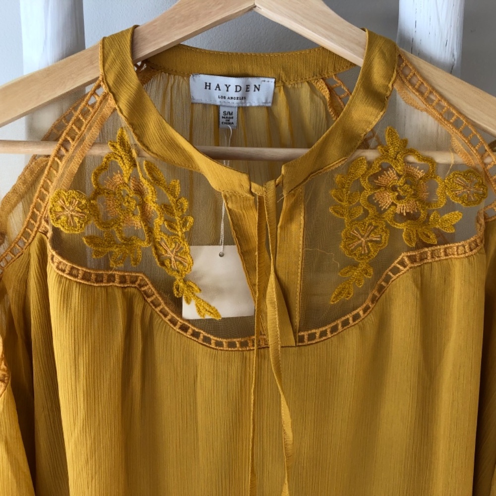 Embroidered Blouse - Picture 3 of 5